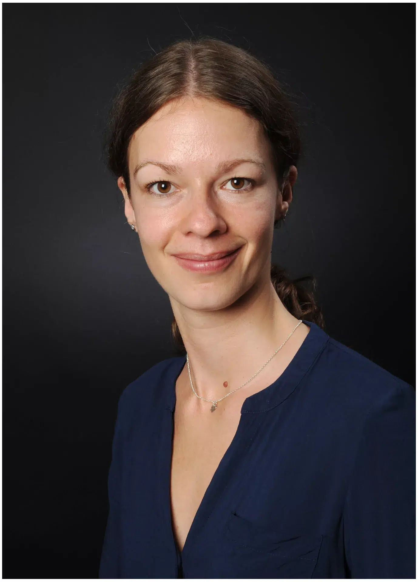 junge Frau haare lang
